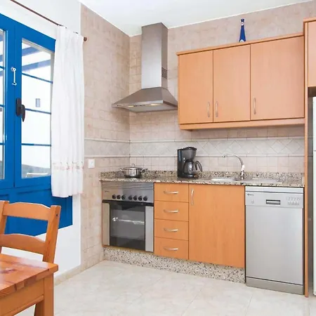 فيلة Playa Blanca Sleeps 6 Air Con Wifi *